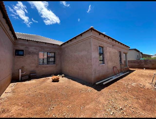 4 BEDROOM HOUSE FOR SALE IN CHROOM PARK